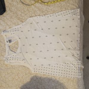 Cute white tank with keyhole back